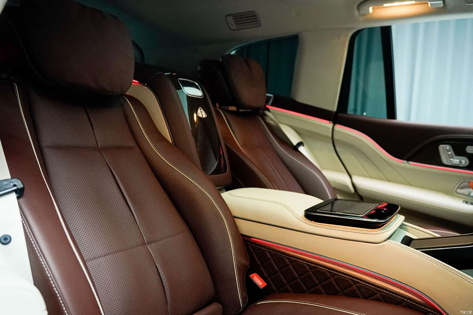 Maybach GLS, 2021 15