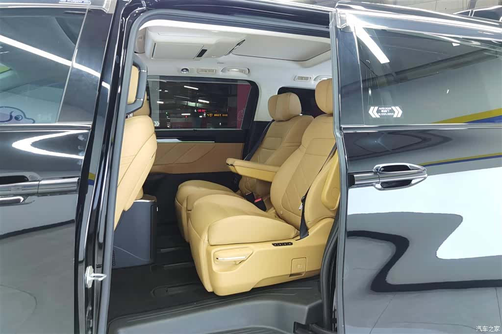 Trumpchi E8, 2024 11
