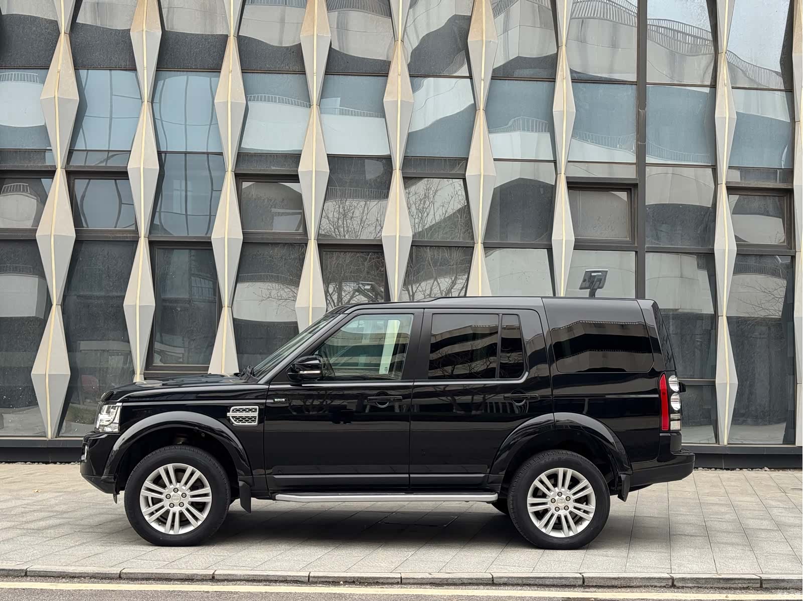 Land Rover Discovery, 2014 3