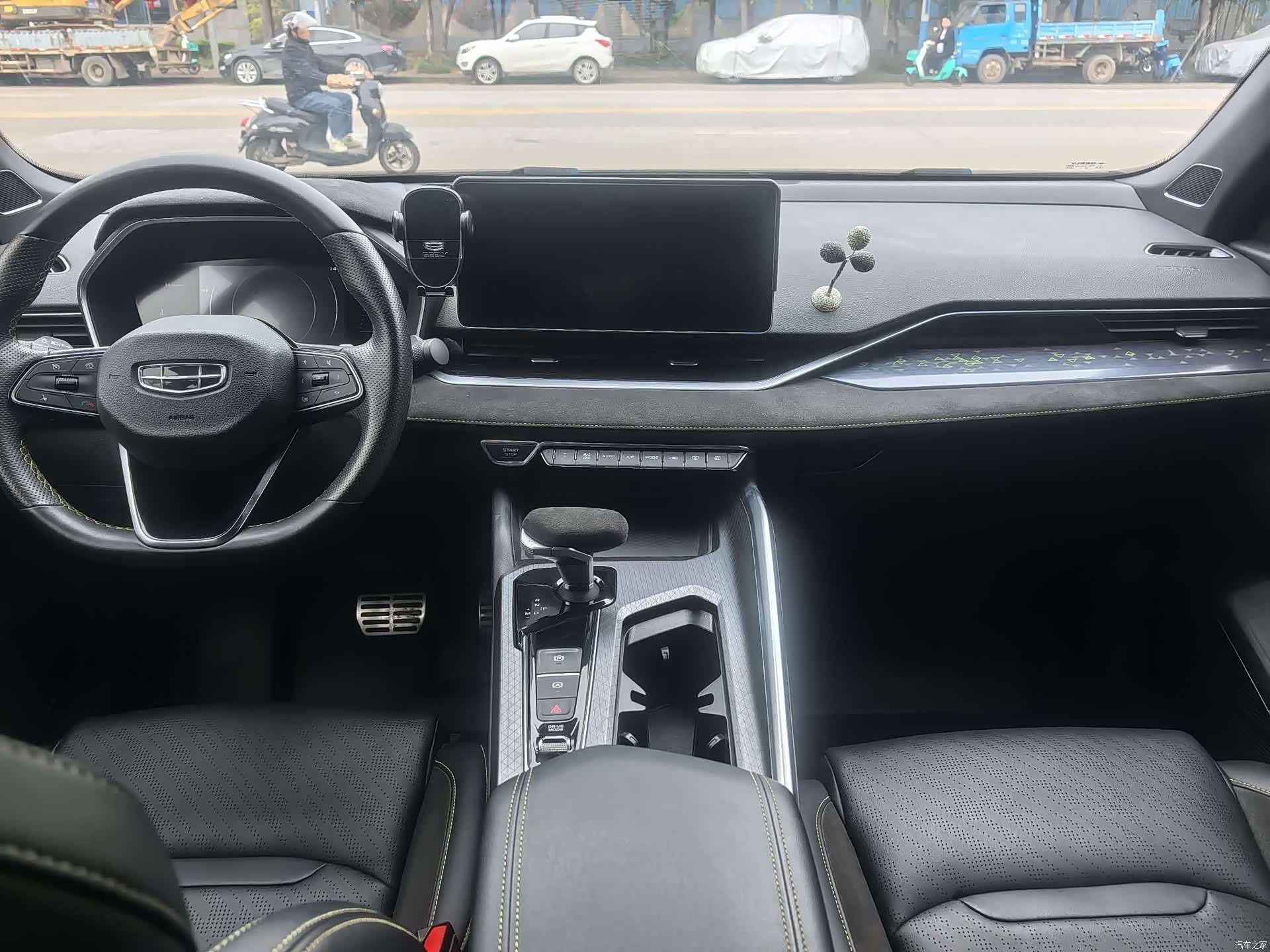 Geely Preface, 2022 8