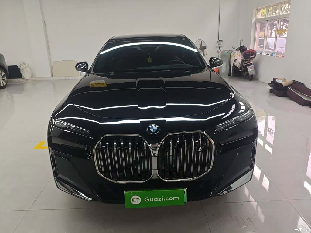 BMW i7, 2023 3