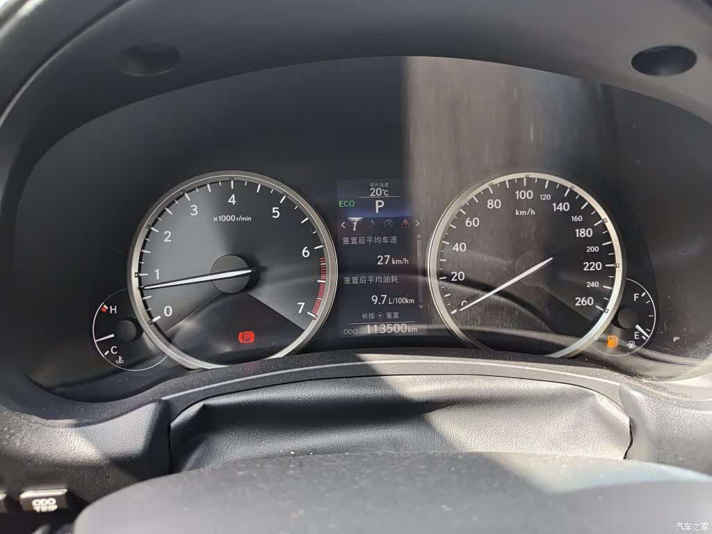 Lexus NX, 2016 11