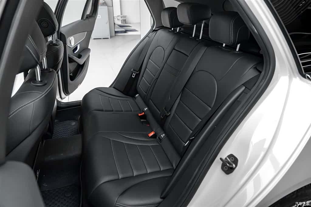 Mercedes-Benz C-Class, 2021 26