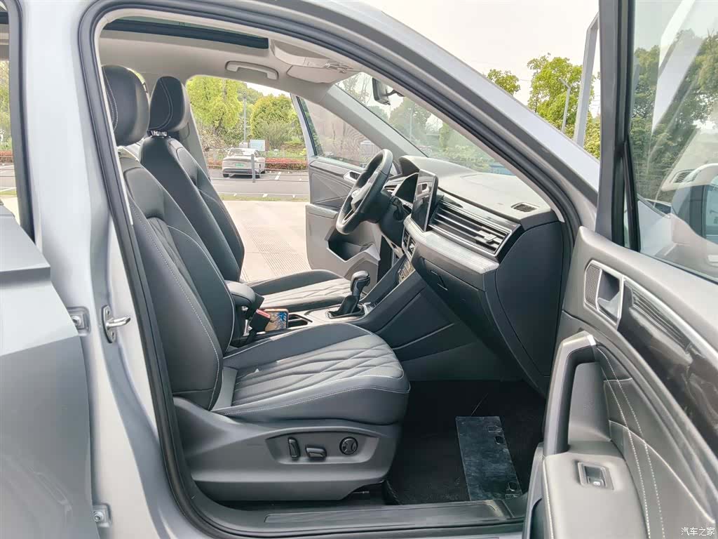Volkswagen Tiguan L, 2021 13