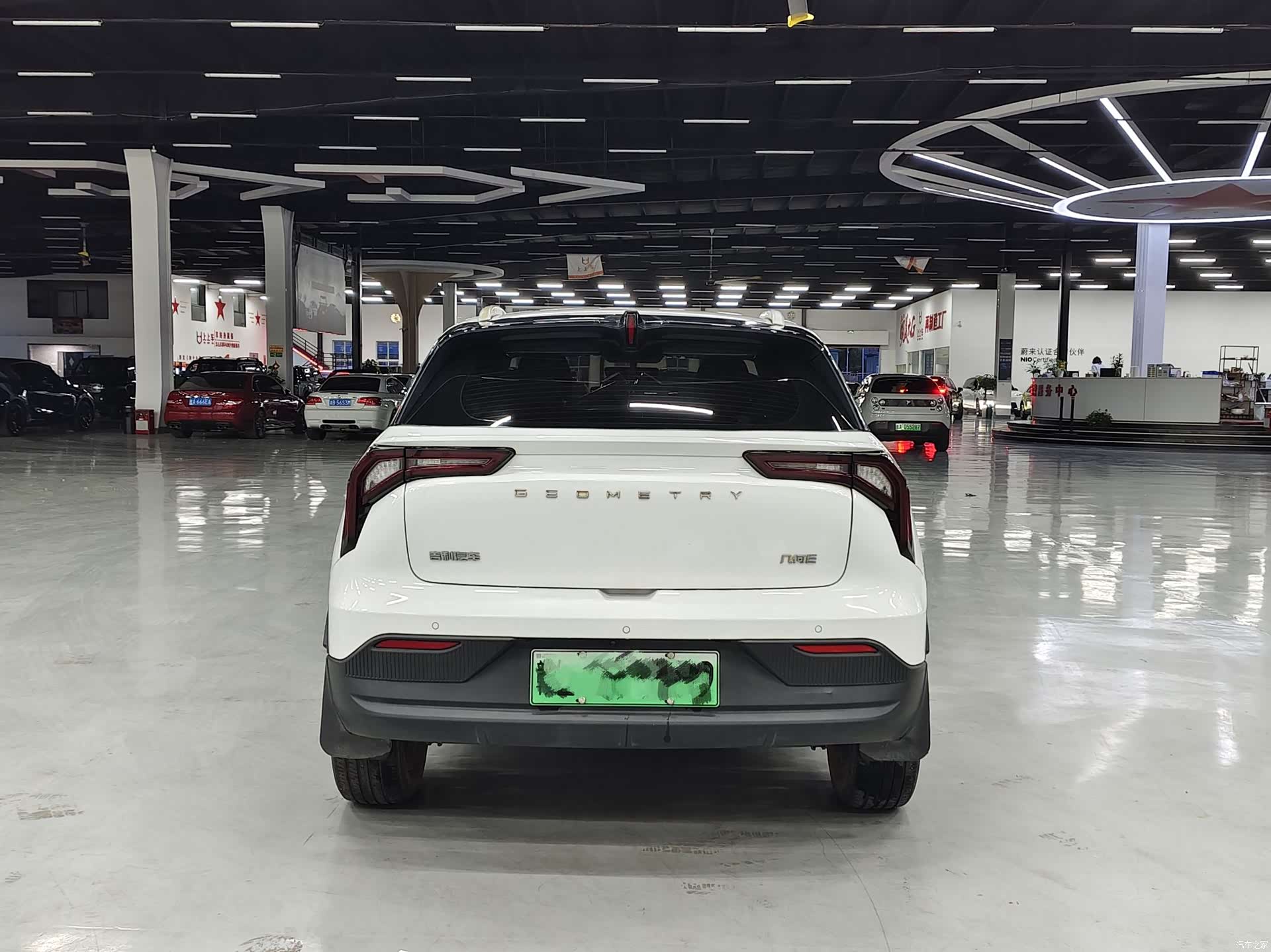 Geely E, 2022 все фото