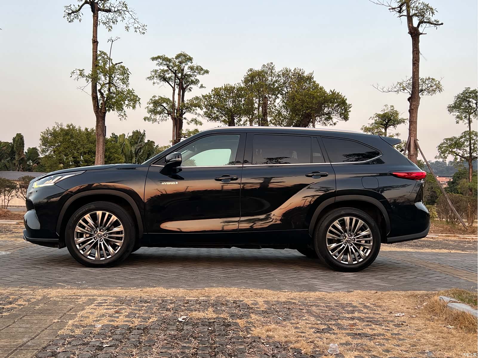 Toyota Highlander, 2022 все фото