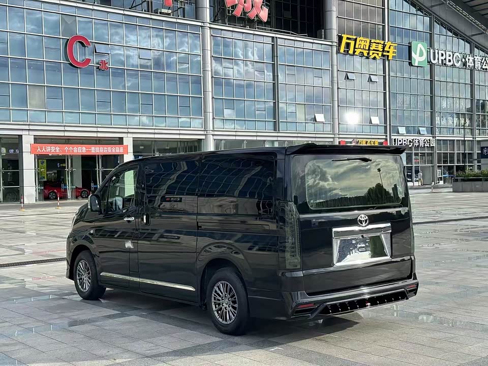 Toyota HIACE Toyota HIACE