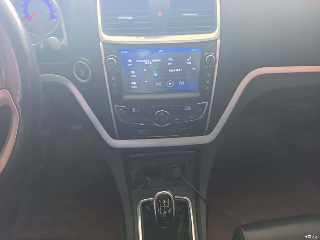 Geely Emgrand, 2016 13