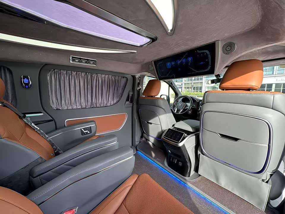 Toyota HIACE Toyota HIACE