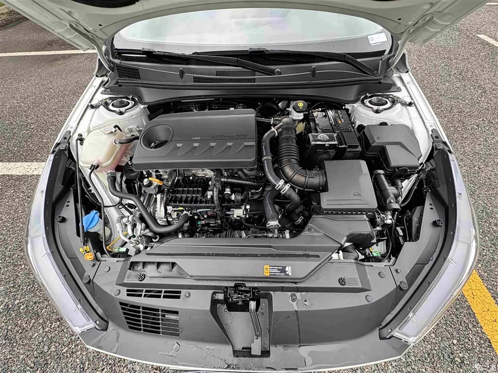 Hyundai Elantra, 2023 33