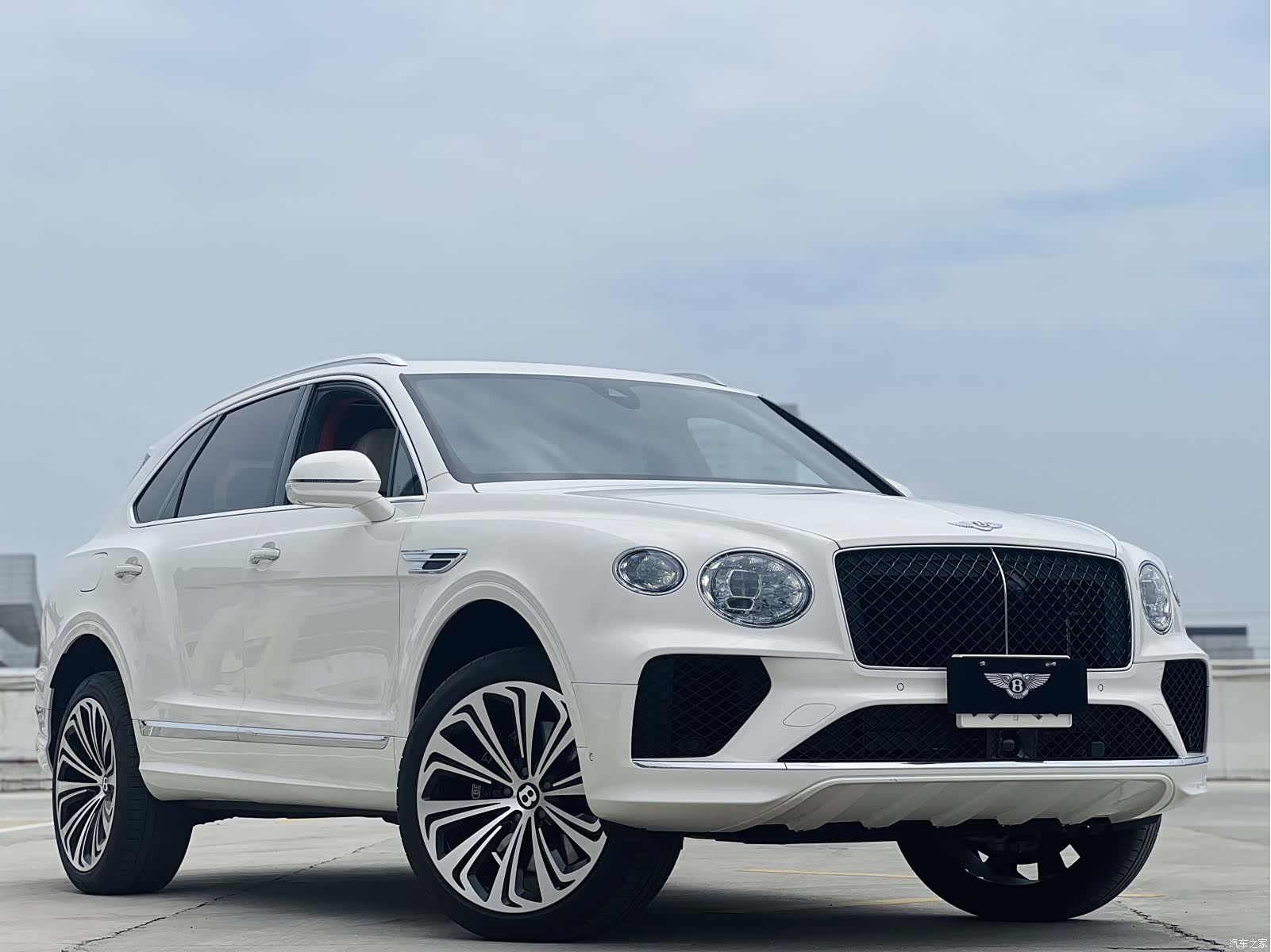 Bentley Bentayga, 2026 3