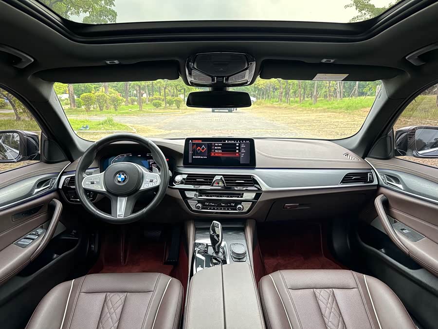 BMW 5 Series 2023, фото 6