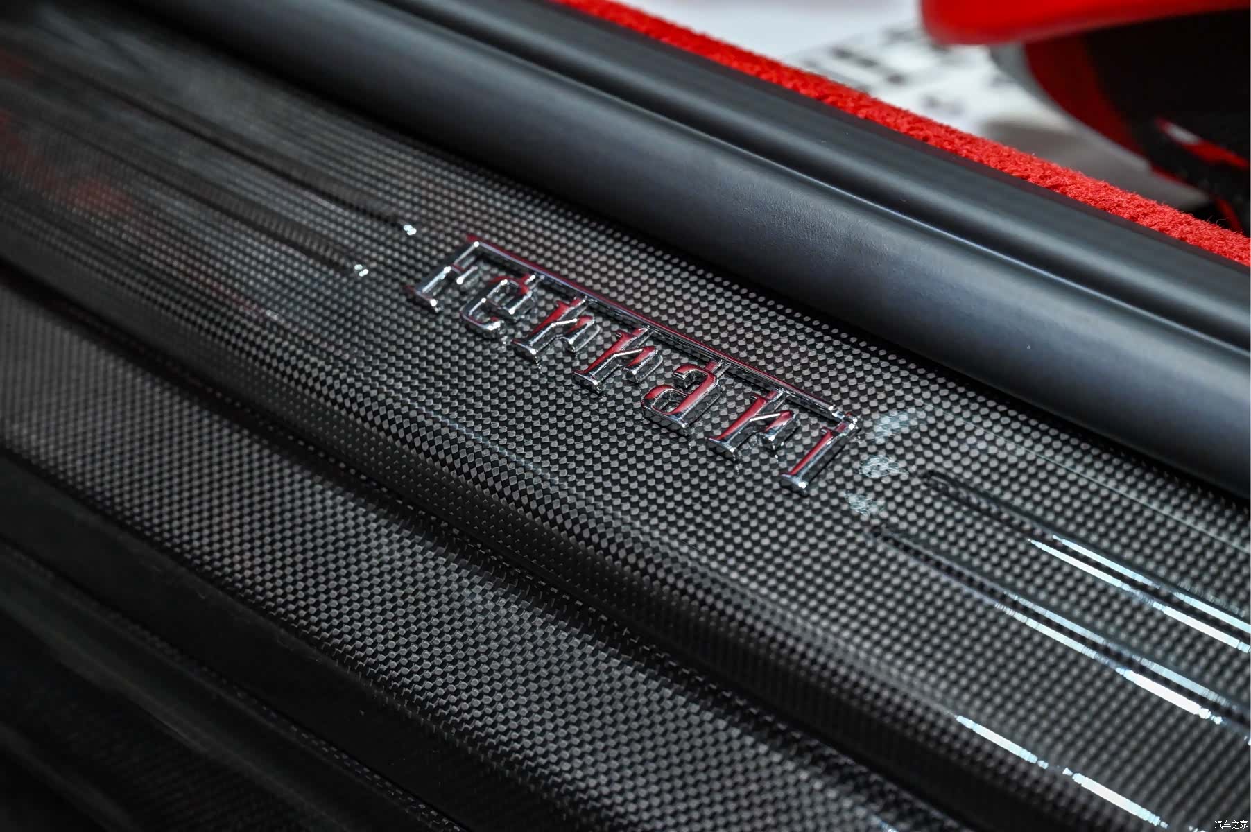 Ferrari 812, 2022 18