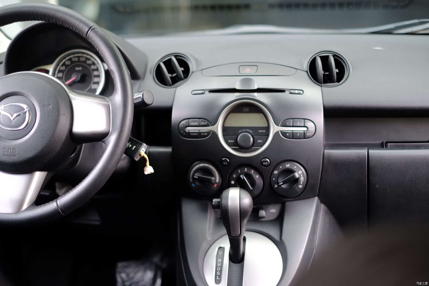 Mazda 2, 2011 29