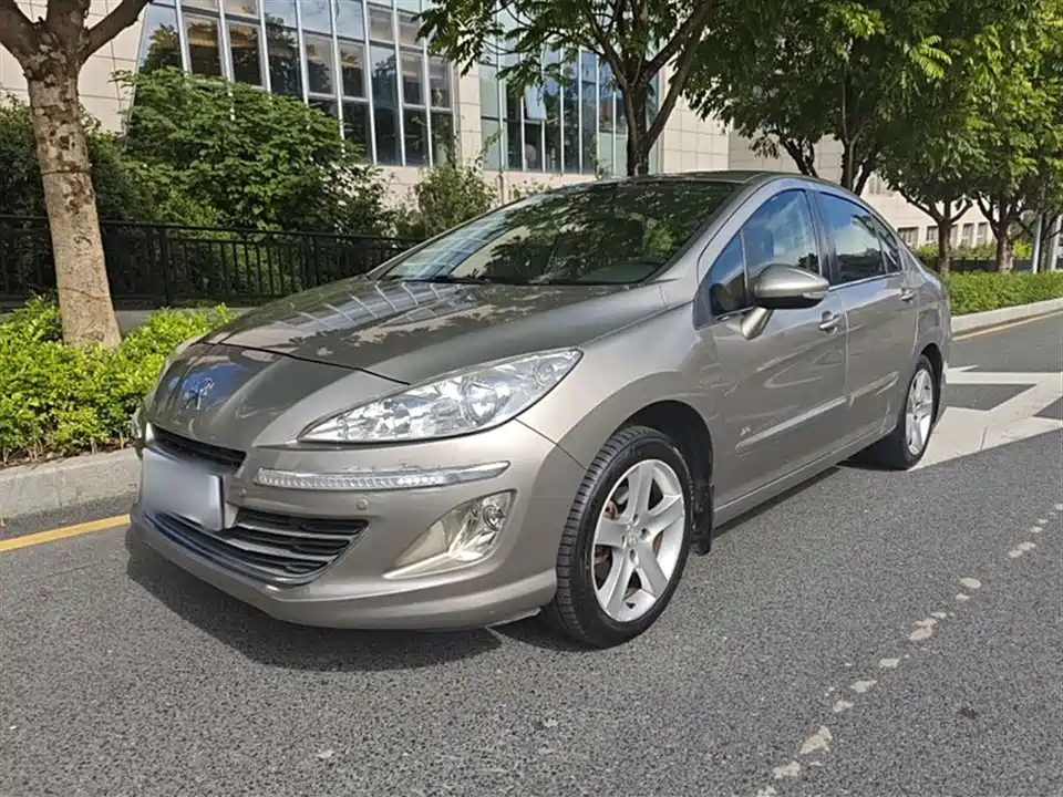 Peugeot 408