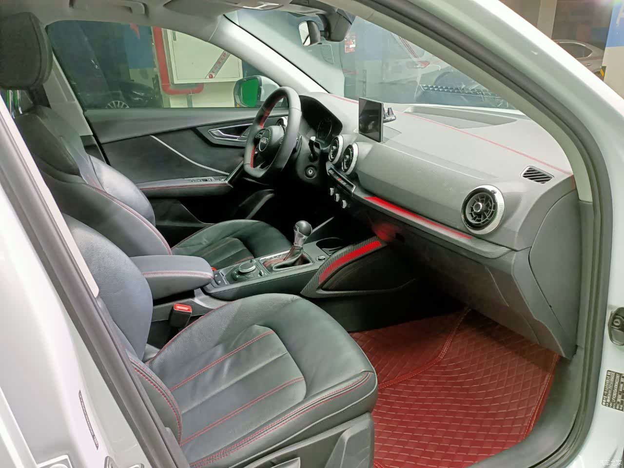 Audi Q2L, 2023 16