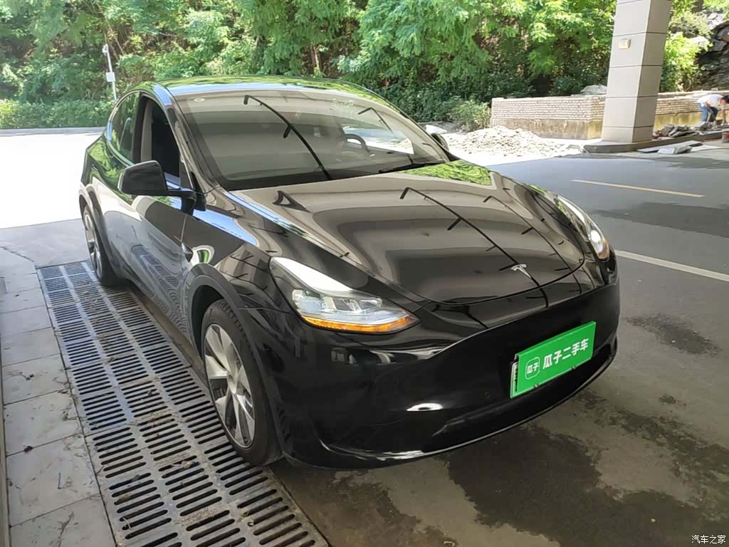Tesla Model Y, 2023 4