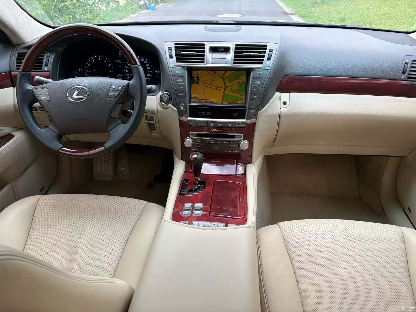 Lexus LS, 2011 7