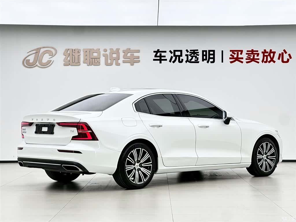 Volvo S60, 2021 все фото