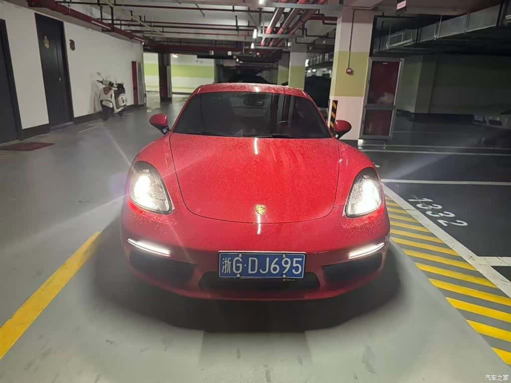 Porsche Cayman, 2020 1