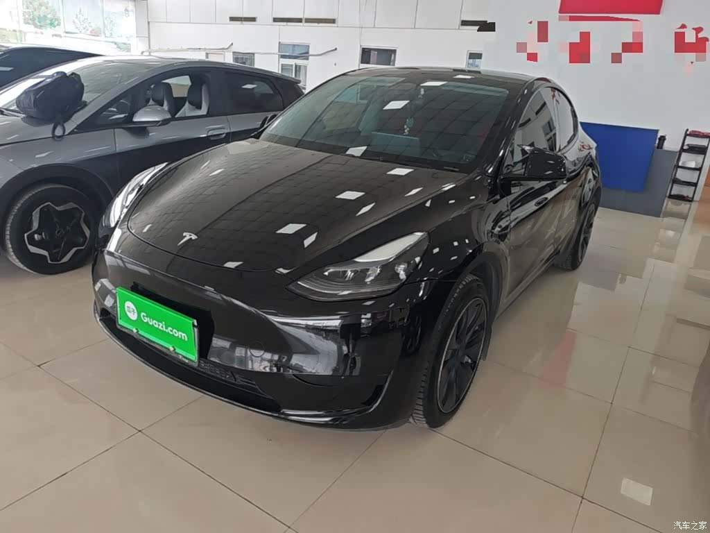 Tesla Model Y, 2023 1