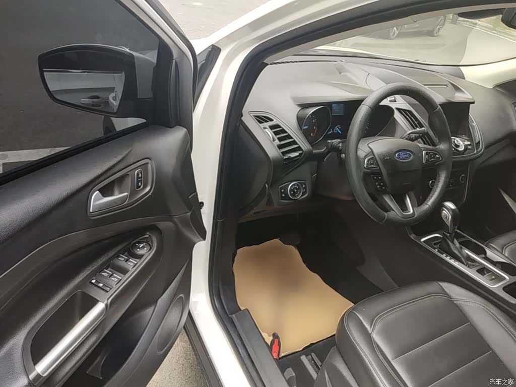 Ford Kuga, 2018 12