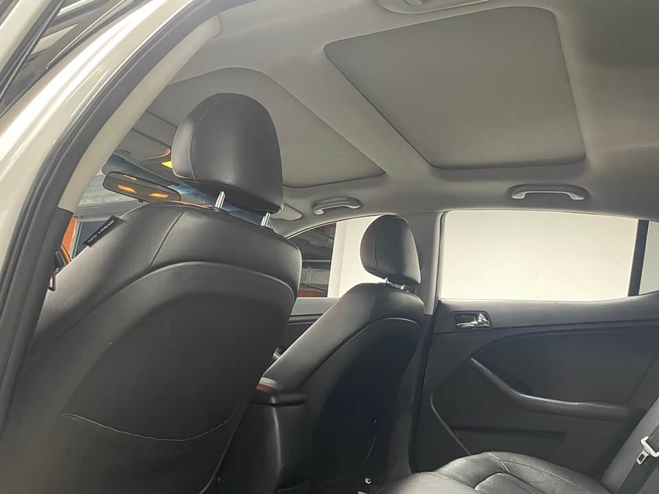 Kia K5 Kia K5