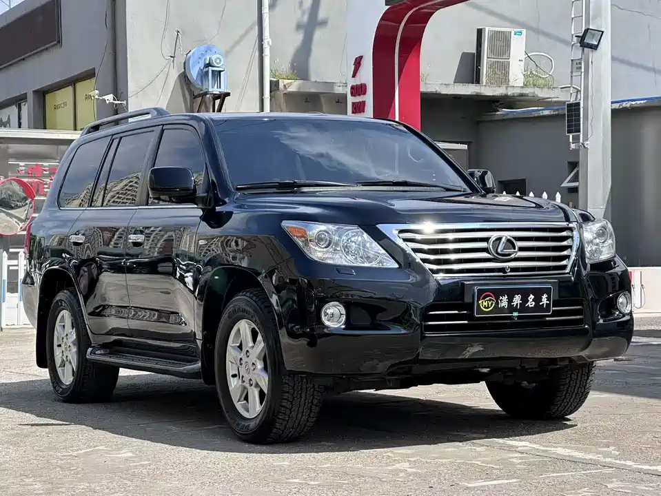 Lexus LX