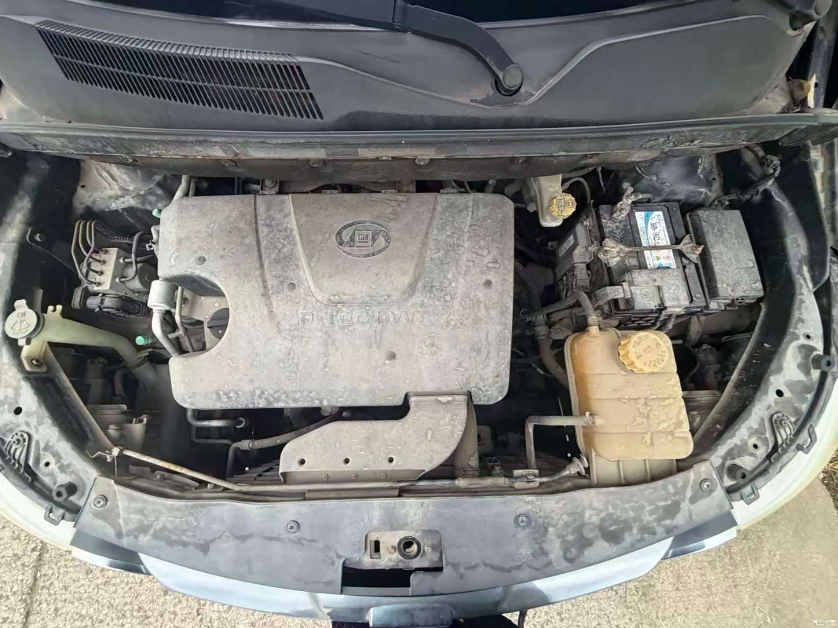 Wuling 730, 2015 4