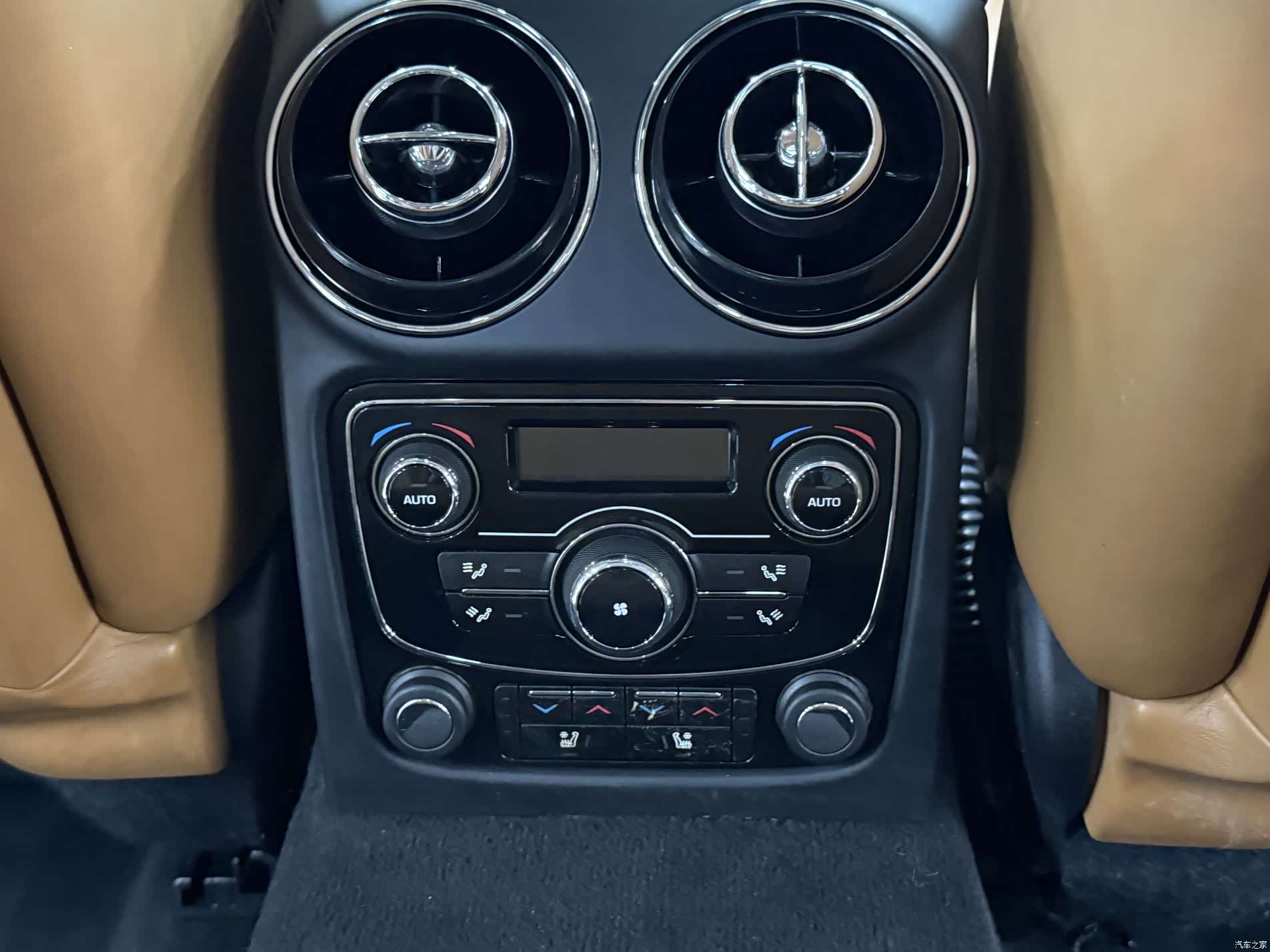 Jaguar XJ, 2015 18