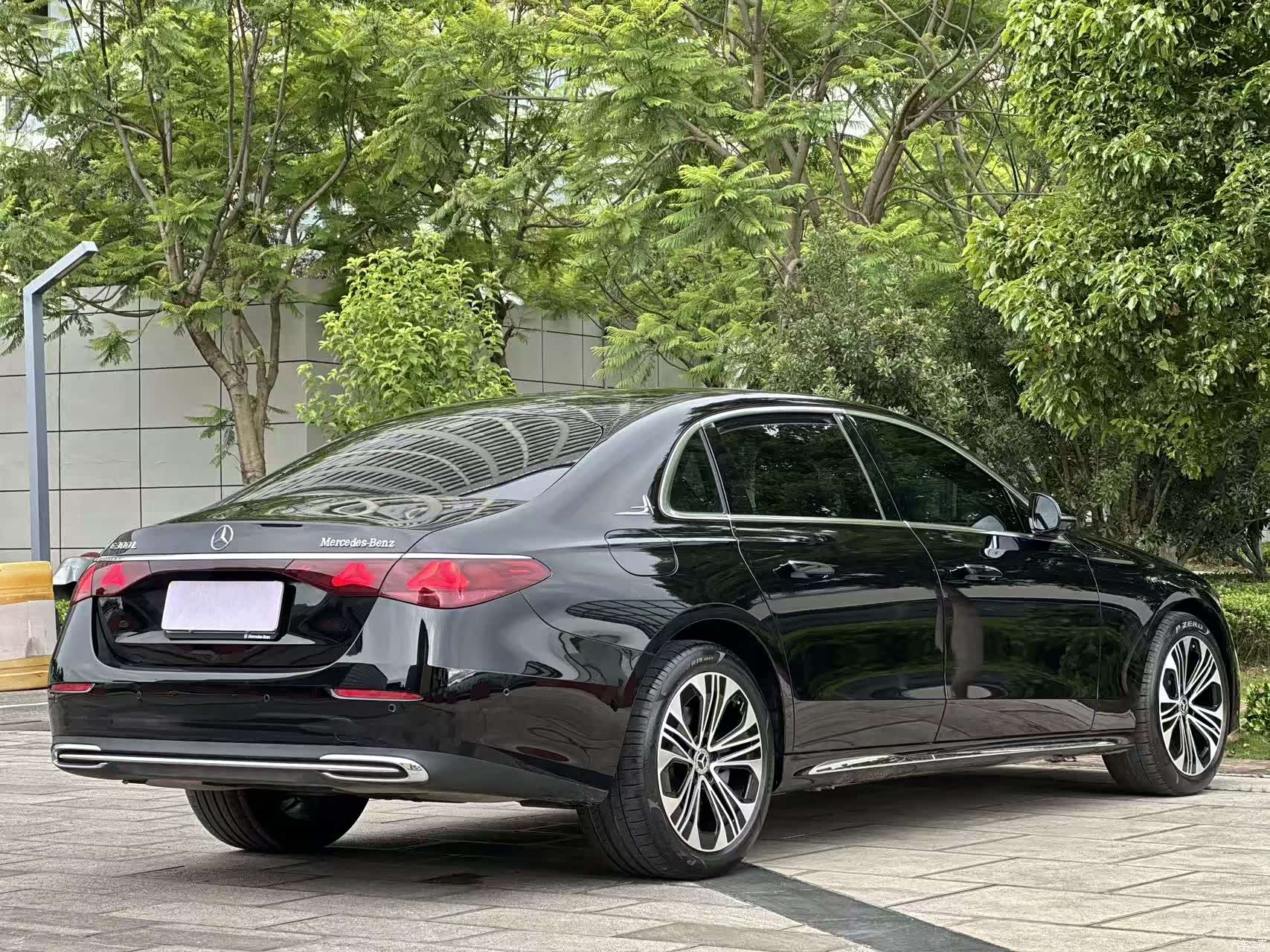 Mercedes-Benz E-Class, 2025 4
