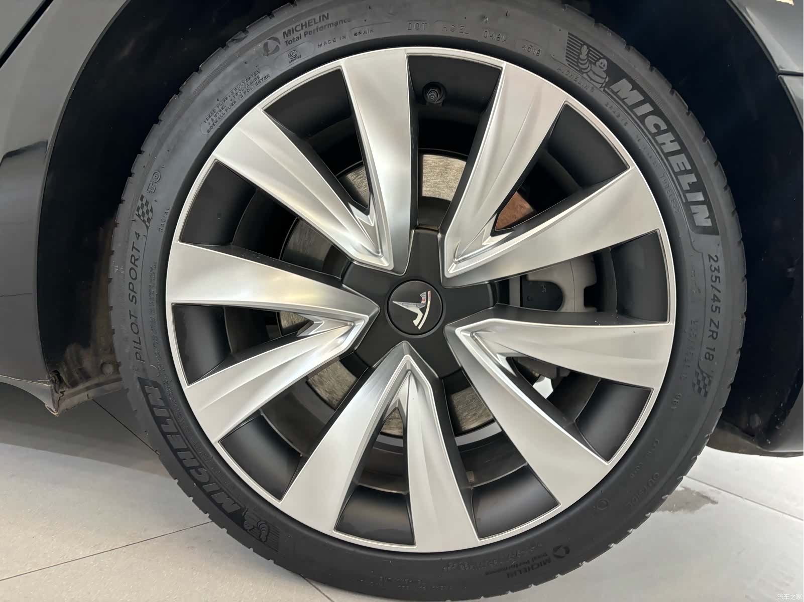 Tesla Model 3, 2020 все фото