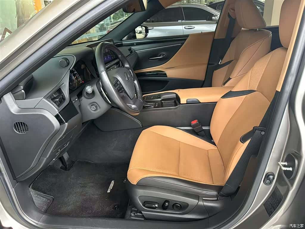 Lexus ES, 2022 3