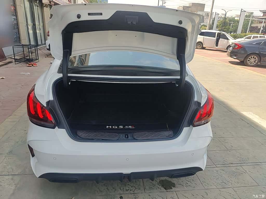 MG MG5, 2022 19