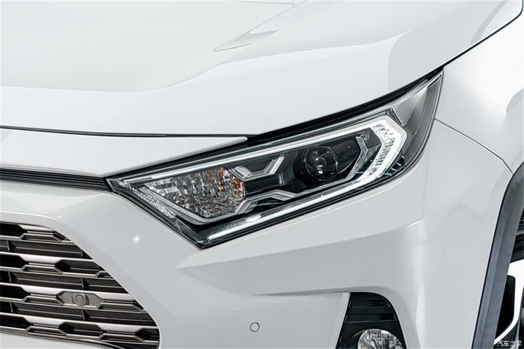 Toyota RAV4, 2020 4