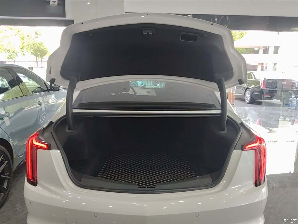 Cadillac CT5, 2024 19