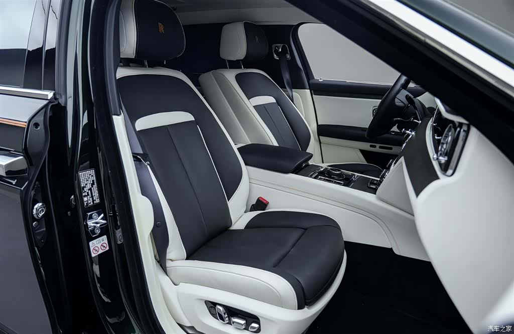 Rolls-Royce Ghost, 2022 14