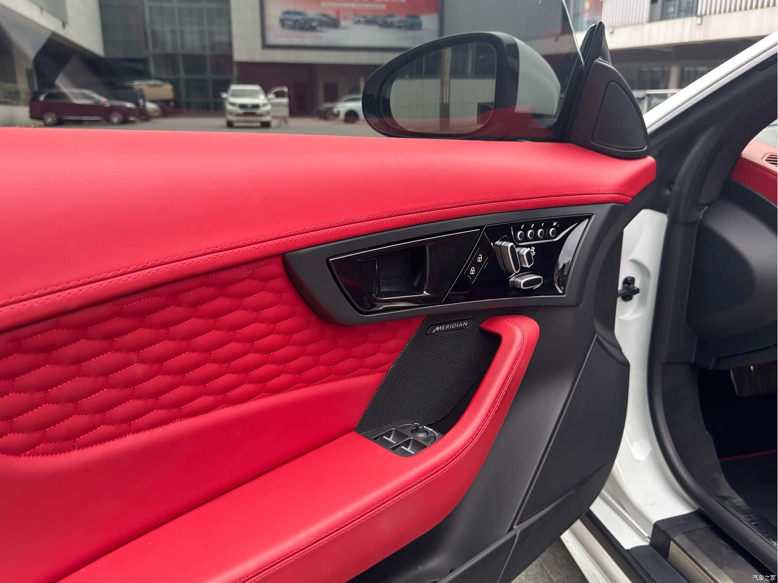 Jaguar F-TYPE, 2023 6