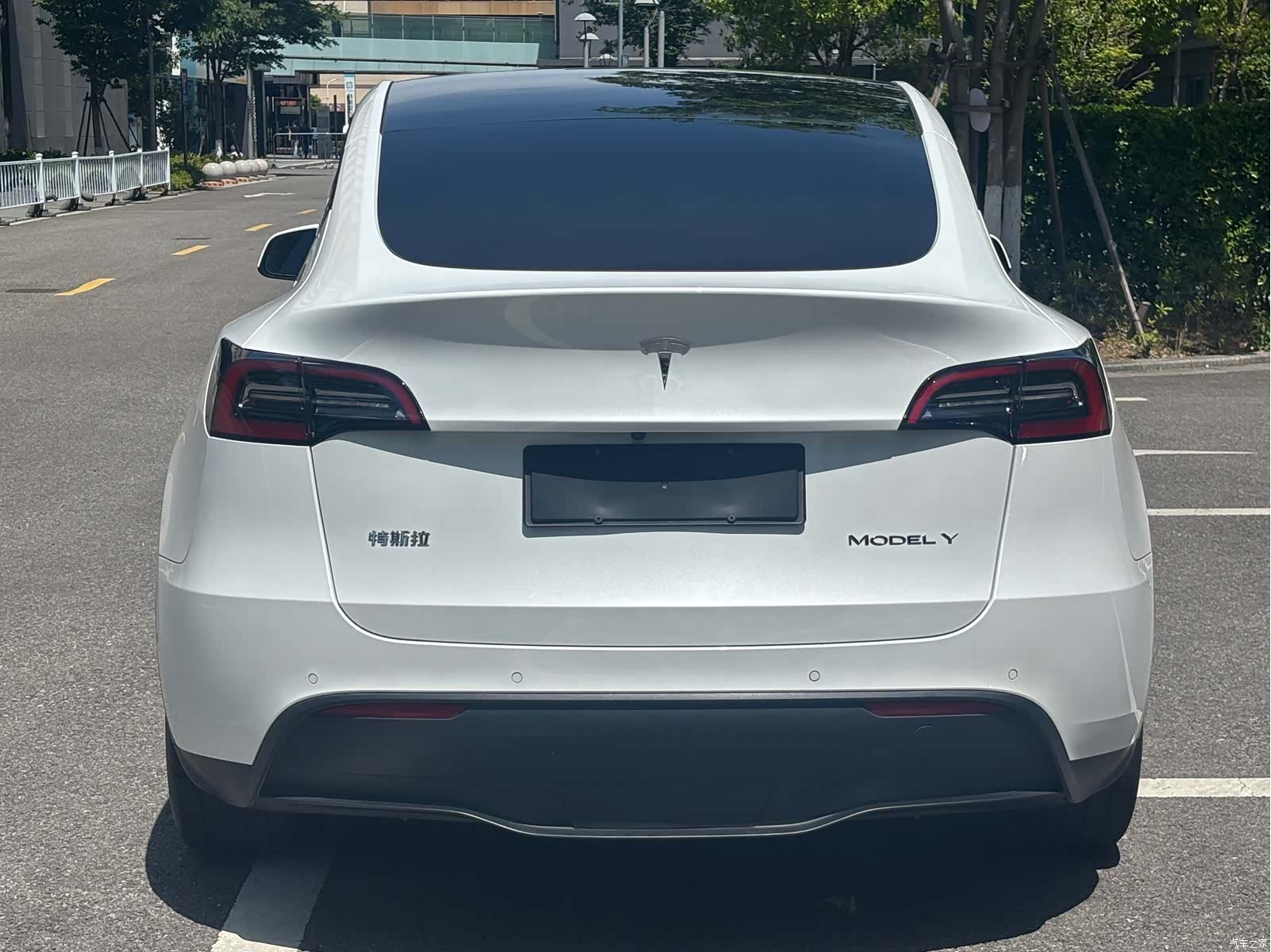Tesla Model Y, 2024 19