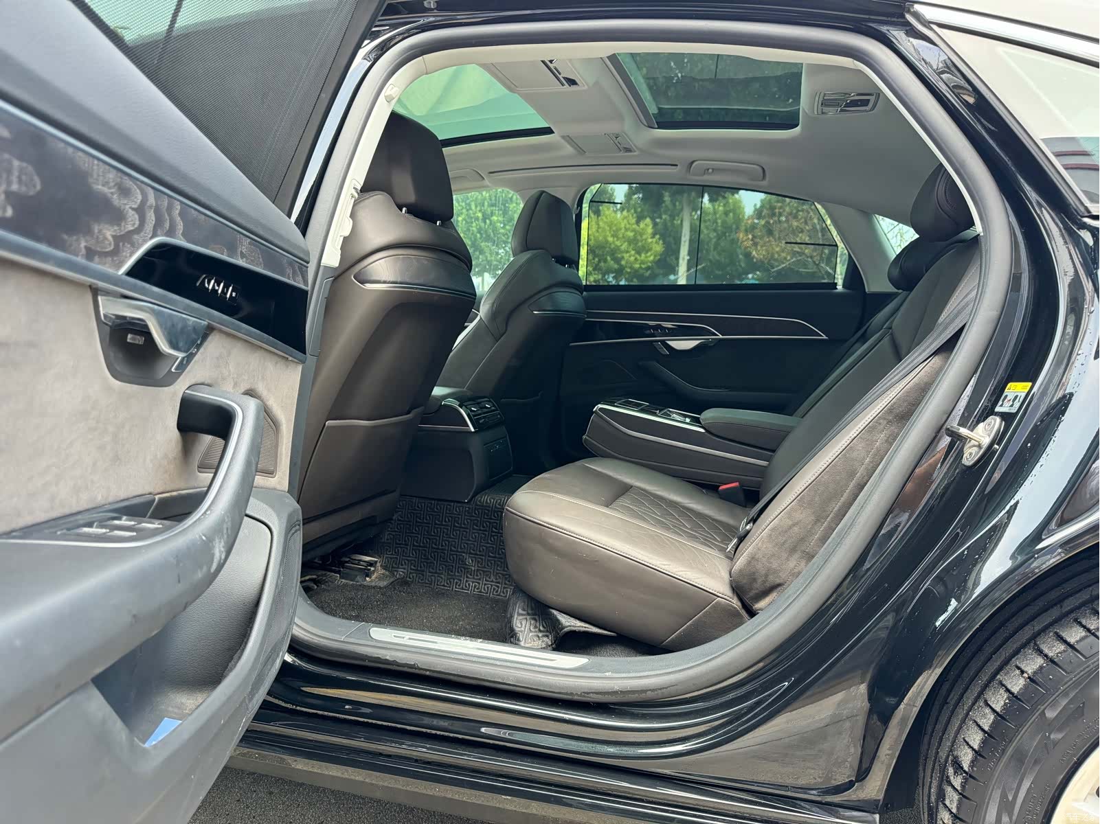 Audi A8L, 2022 9