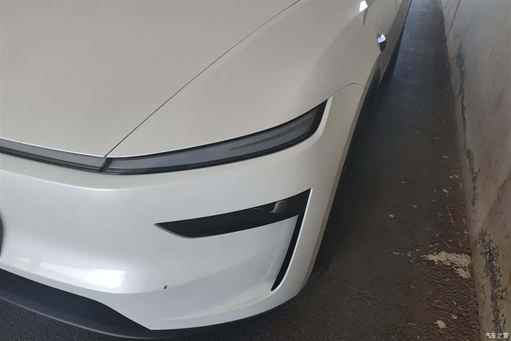 Tesla Model Y, 2025 все фото