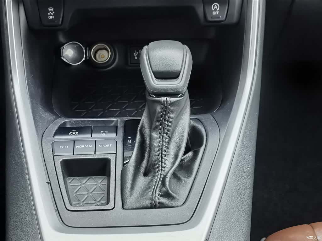 Toyota Wildlander, 2023 13