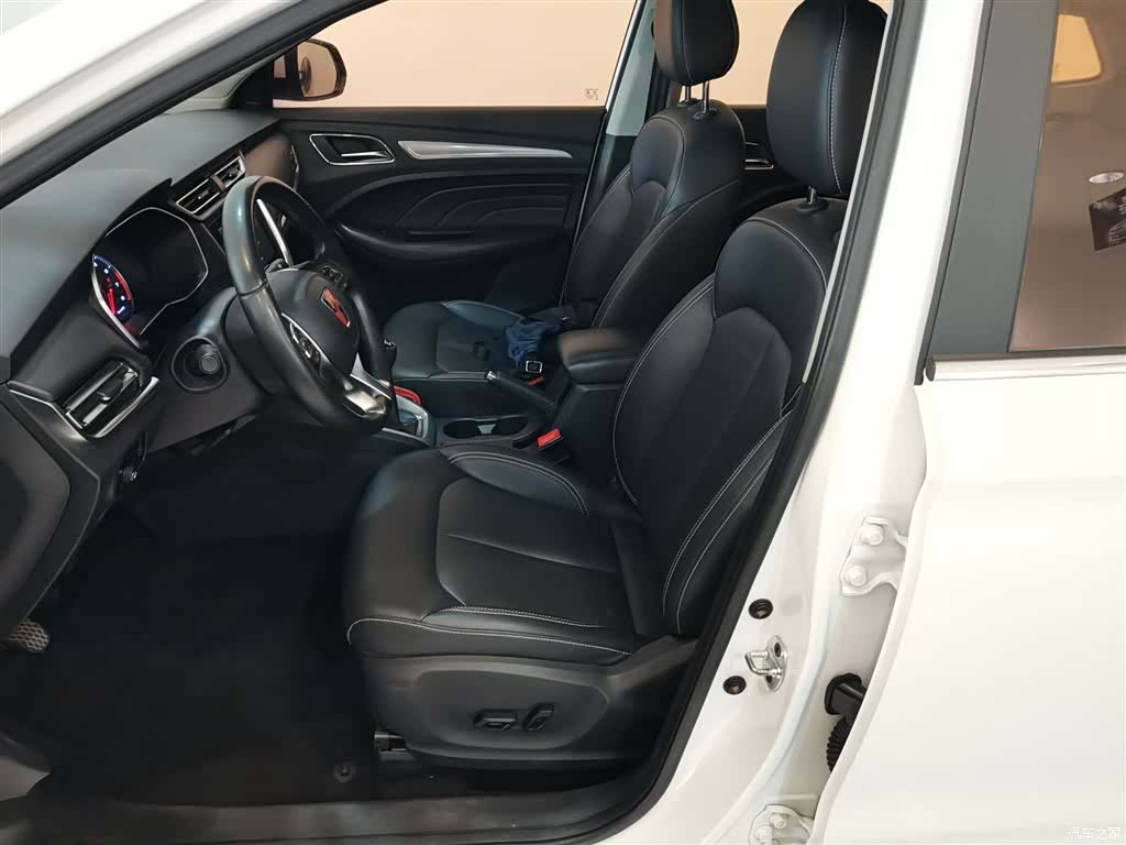 Roewe RX3, 2018 15