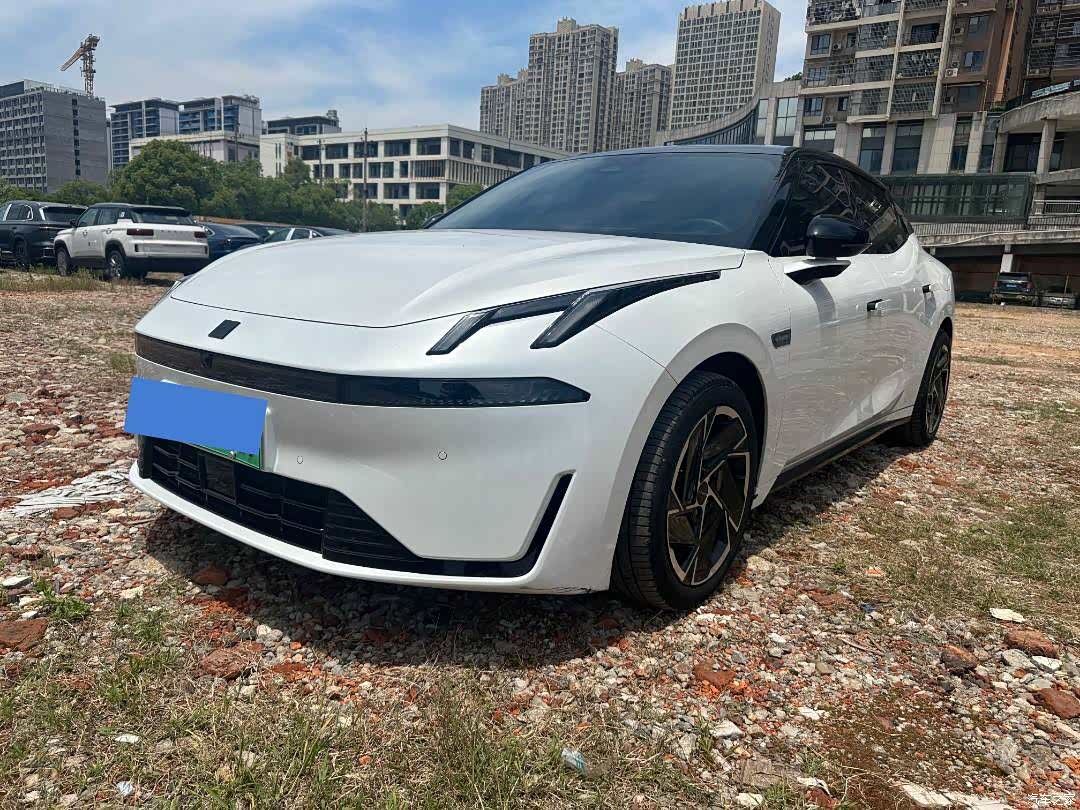 Lynk & Co 02