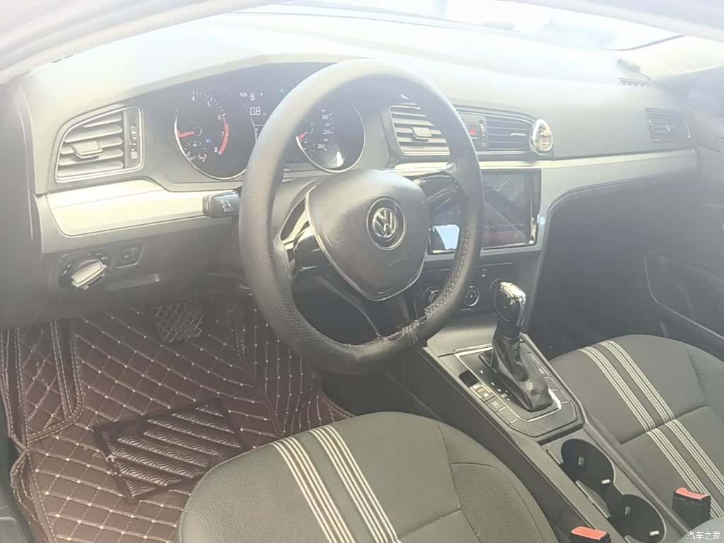 Volkswagen Lamando, 2017 10