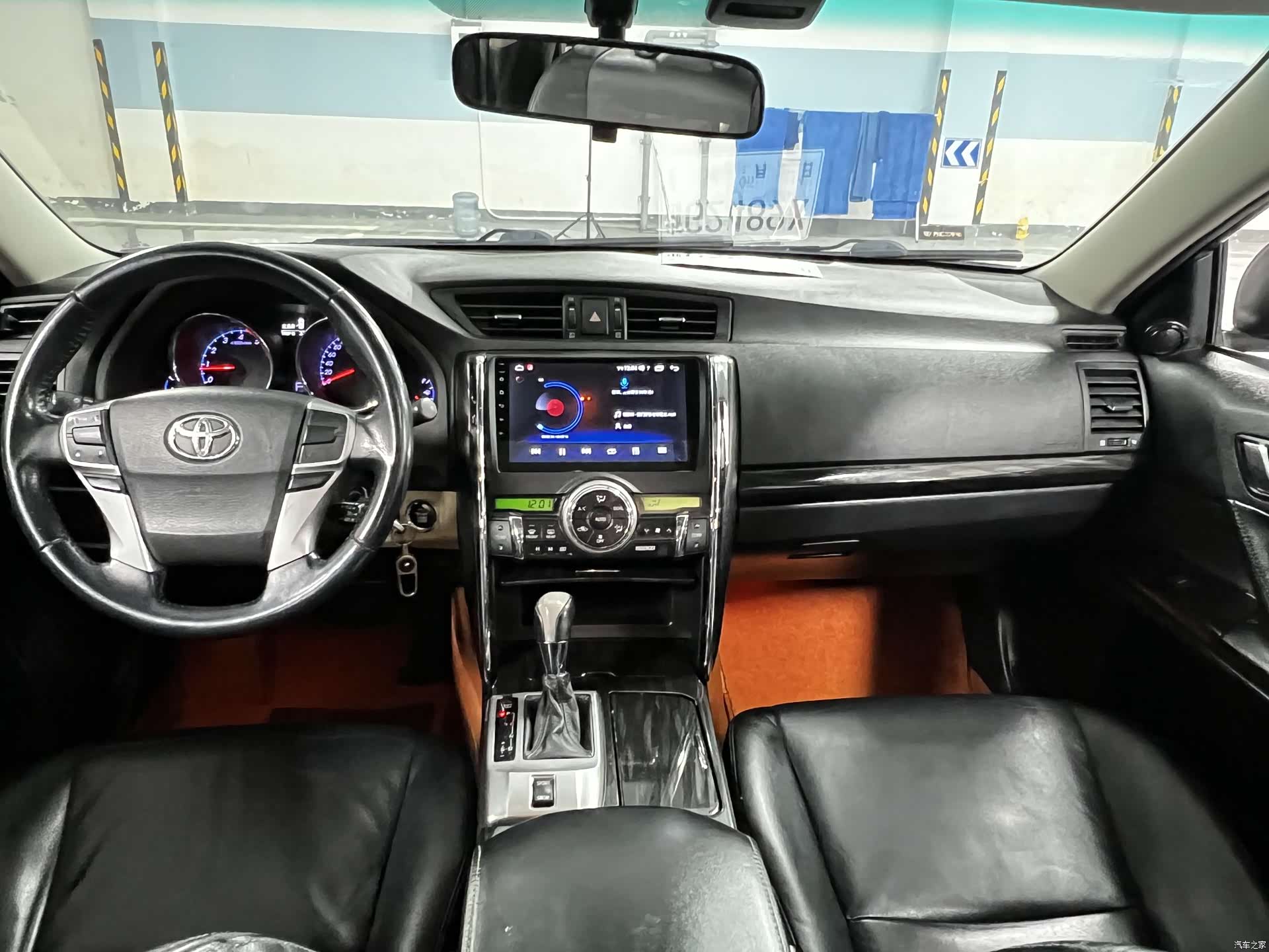 Toyota 2.5V, 2012 6
