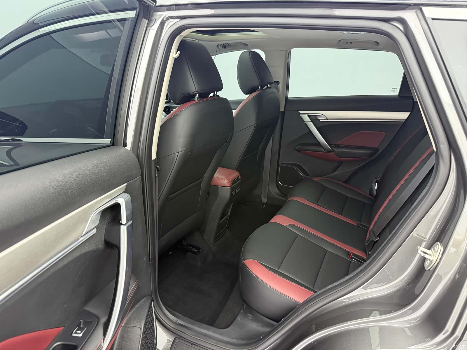 Geely Coolray, 2022 16