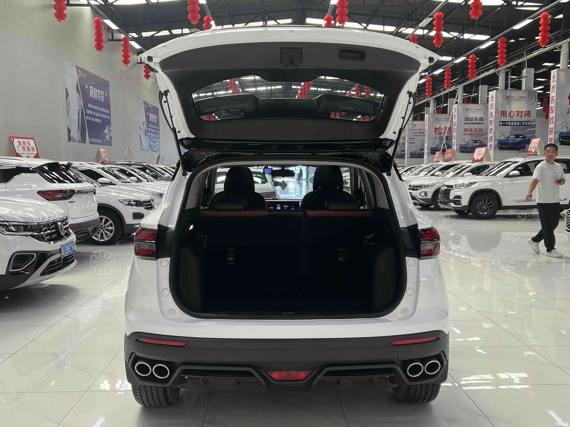 Geely Coolray, 2022 19