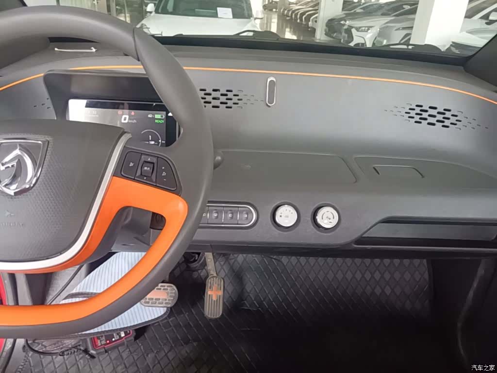 Wuling E100, 2021 13