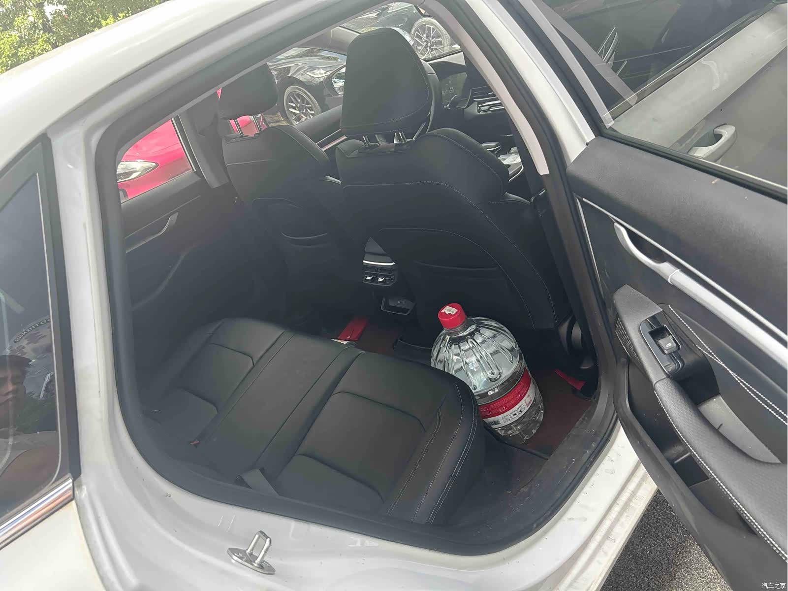 Geely Emgrand, 2025 9